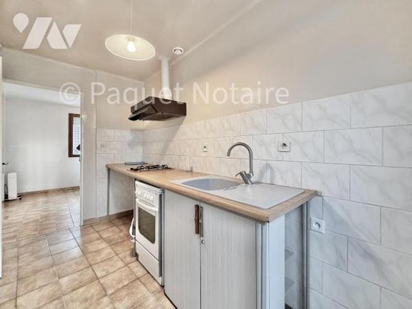 Secteur Vouël , proche D1
Ideal investisseur 
Maison plein pied comprenant entrée, WC, séjour...