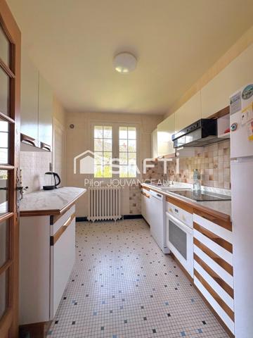 Chalon proche centre ville - quartier calme - maison avec jardin agréable - toutes commodités - bus  - écoles - commerces