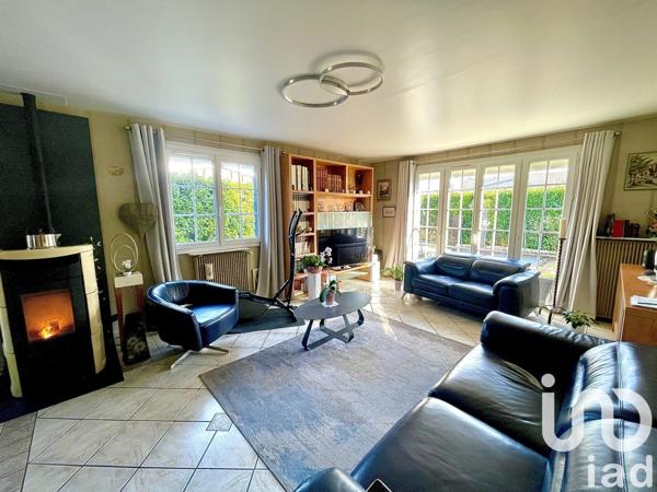 Maison 7 pièces de 165 m² à Saint-Jean-de-la-Ruelle (45140)