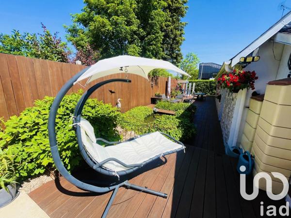 Maison 7 pièces de 165 m² à Saint-Jean-de-la-Ruelle (45140)