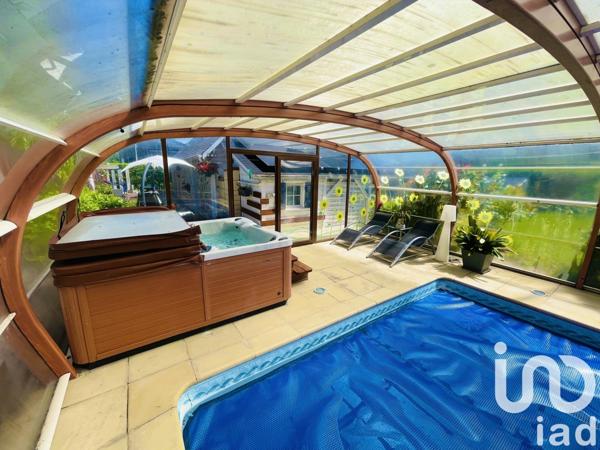 Maison 7 pièces de 165 m² à Saint-Jean-de-la-Ruelle (45140)