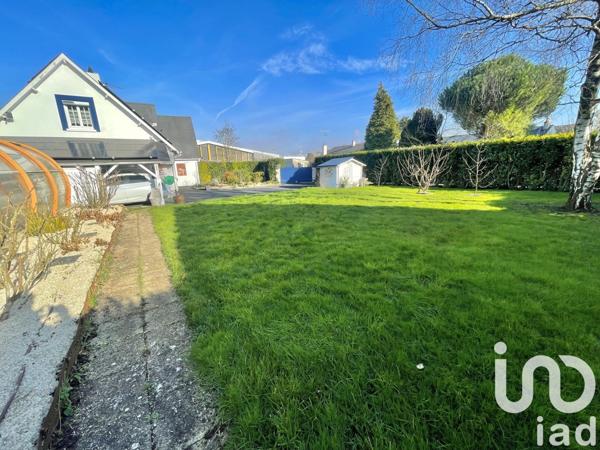 Maison 7 pièces de 165 m² à Saint-Jean-de-la-Ruelle (45140)