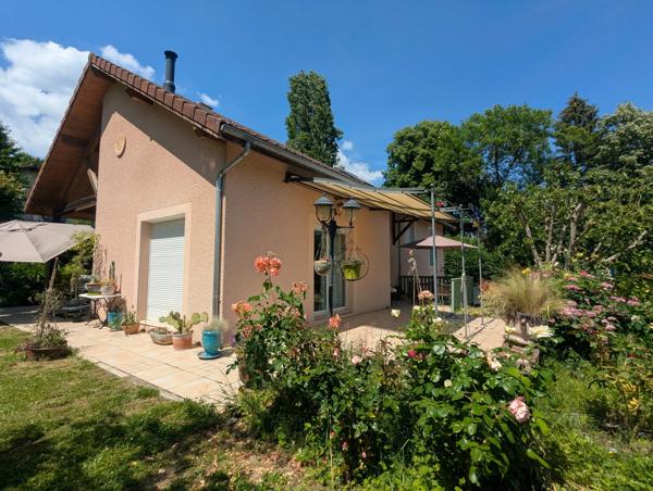 Maison individuelle à vendre - CRAS -  Proche Tullins. 3 chambres + bureau + local indépendant sur 1400 m² de terrain