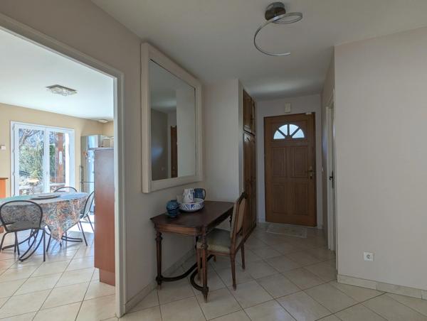 Maison individuelle à vendre - CRAS -  Proche Tullins. 3 chambres + bureau + local indépendant sur 1400 m² de terrain