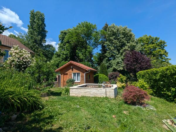 Maison individuelle à vendre - CRAS -  Proche Tullins. 3 chambres + bureau + local indépendant sur 1400 m² de terrain