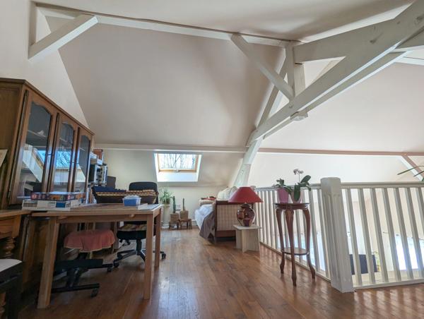 Maison individuelle à vendre - CRAS -  Proche Tullins. 3 chambres + bureau + local indépendant sur 1400 m² de terrain