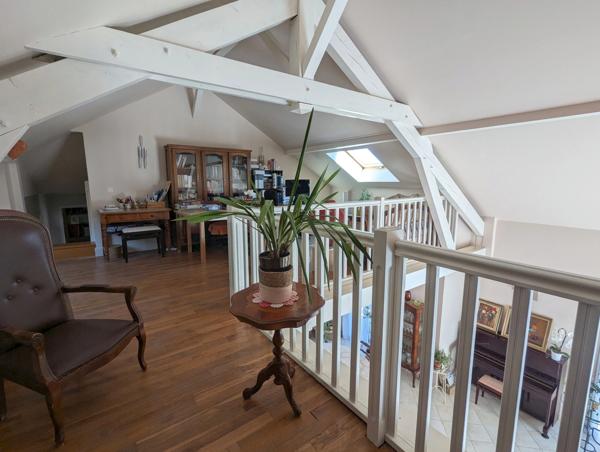 Maison individuelle à vendre - CRAS -  Proche Tullins. 3 chambres + bureau + local indépendant sur 1400 m² de terrain