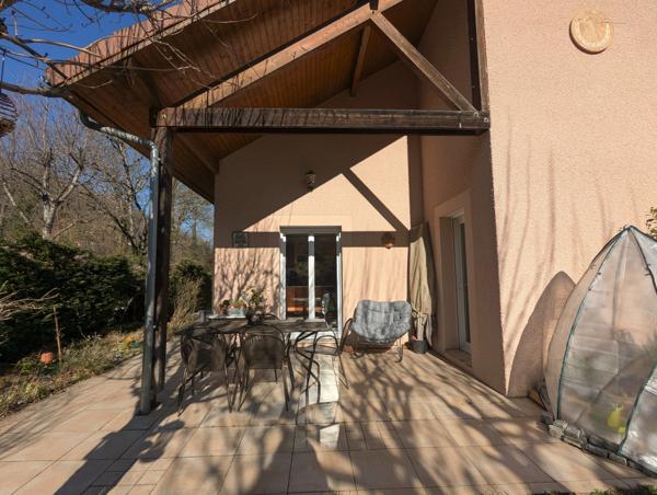 Maison individuelle à vendre - CRAS -  Proche Tullins. 3 chambres + bureau + local indépendant sur 1400 m² de terrain