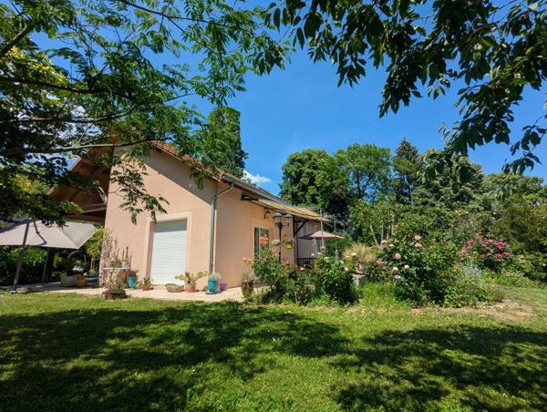 Maison individuelle à vendre - CRAS -  Proche Tullins. 3 chambres + bureau + local indépendant sur 1400 m² de terrain