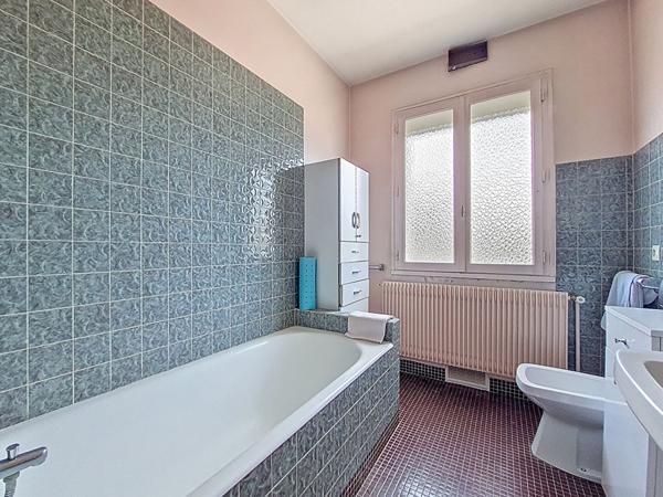 ORLEANS ENTRE 2 GARES - MAISON 145M2 - T6 - GARAGE - JARDIN DE 435M2 SANS VIS A VIS