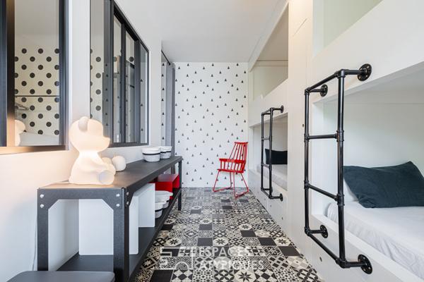 L’authenticité des années 50 sublimée en élégance estivale