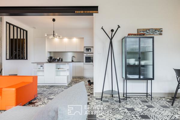 L’authenticité des années 50 sublimée en élégance estivale