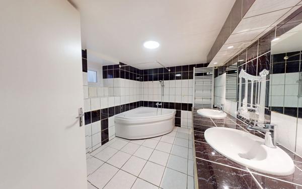 Maison à louer    5 pièces • 158 m2 Audun-le-Tiche