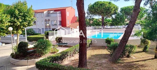 Appartement 2 pièces -Vue sur la Marina - Résidence piscine- place privative parking