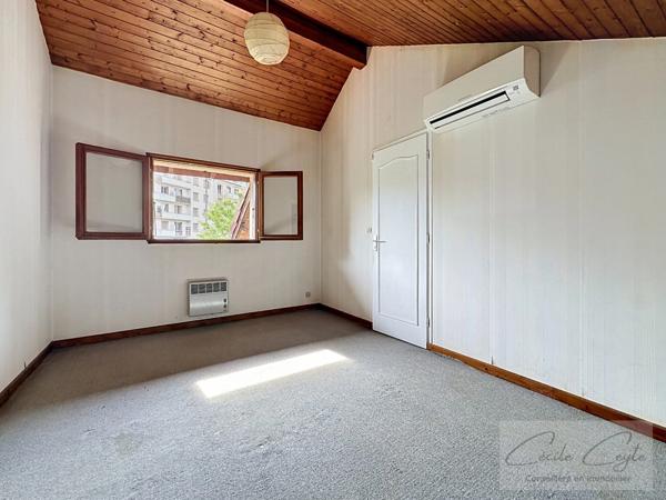 LA TRONCHE, Proche Hôpital, Maison familiale avec 5 chambres