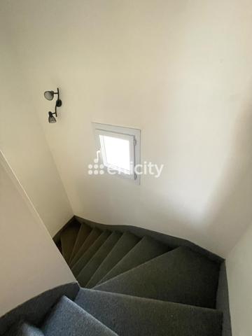 Maison
         4 pièces
        - 76 m² 262 500 € *