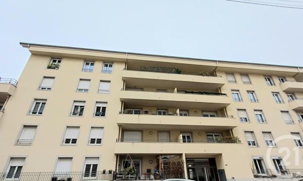 Appartement T3 à vendre  3 pièces - 65 m2 BOURG EN BRESSE - 01