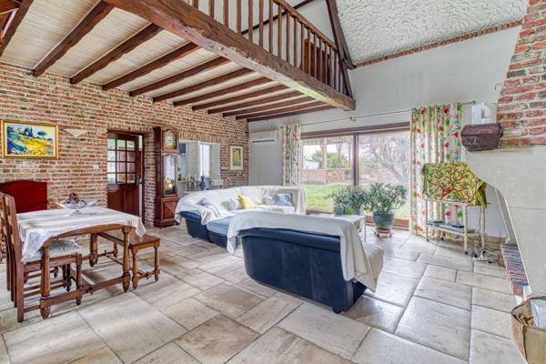 Hinges (62232) FERMETTE 230 m2