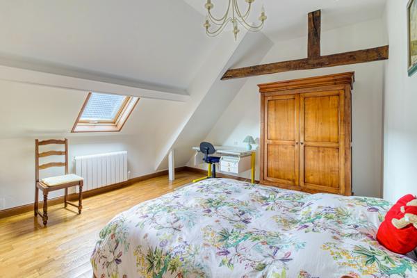 Hinges (62232) FERMETTE 230 m2