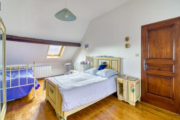 Hinges (62232) FERMETTE 230 m2