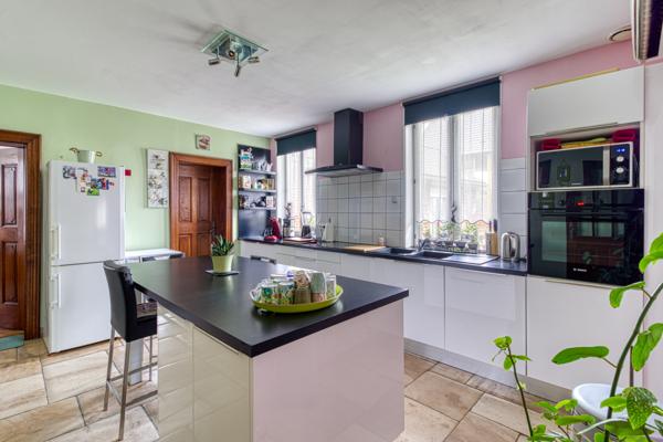 Hinges (62232) FERMETTE 230 m2