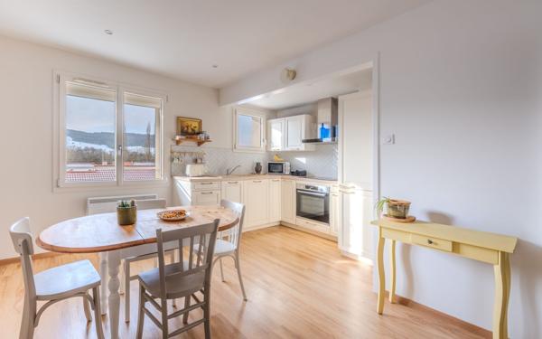 Appartement à vendre    2 pièces • 50 m2 Neuves-Maisons