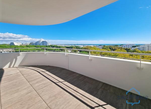 Appartement de prestige 3 pièces - Terrasse de 44m² VUE MER et triple exposition - Parking