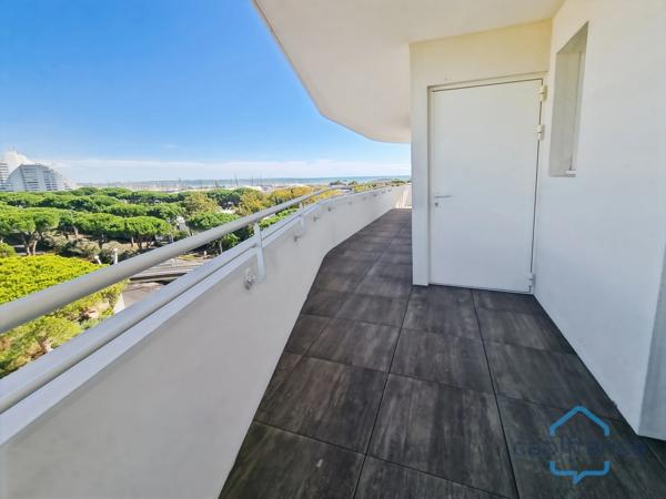 Appartement de prestige 3 pièces - Terrasse de 44m² VUE MER et triple exposition - Parking