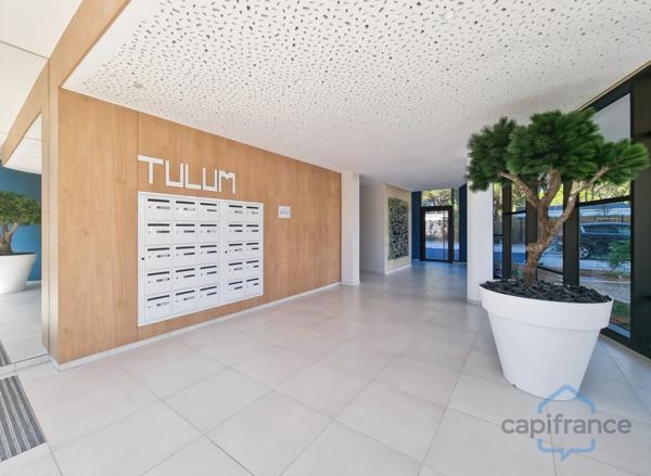 Appartement de prestige 3 pièces - Terrasse de 44m² VUE MER et triple exposition - Parking