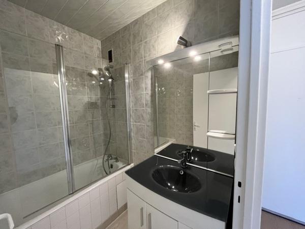 Appartement à louer 560 € CC Tours 1 pièce 31 m² DPE D