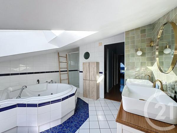 Appartement F4 à vendre  4 pièces - 120 m2 MOZAC - 63