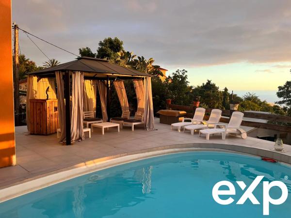 VILLA D’EXCEPTION AUX AVIRONS – 5 PIÈCES – PISCINE – VUE MER