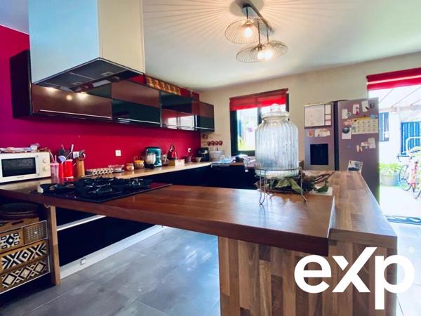 VILLA D’EXCEPTION AUX AVIRONS – 5 PIÈCES – PISCINE – VUE MER