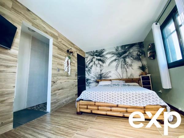 VILLA D’EXCEPTION AUX AVIRONS – 5 PIÈCES – PISCINE – VUE MER