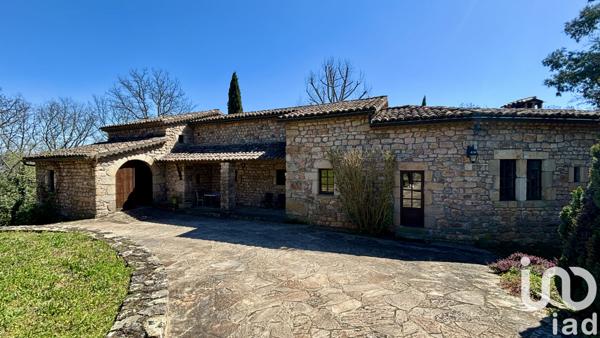 Maison à vendre 7 pièces 193 m² Saint-Étienne-de-Fontbellon