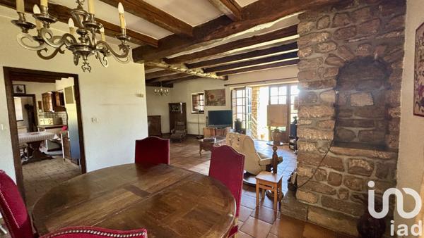 Maison à vendre 7 pièces 193 m² Saint-Étienne-de-Fontbellon
