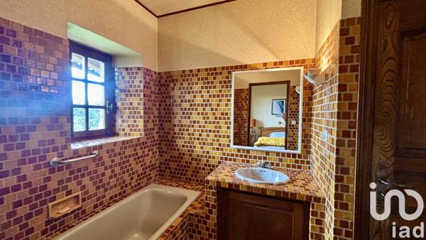 Maison à vendre 7 pièces 193 m² Saint-Étienne-de-Fontbellon