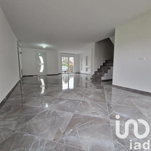 Maison 5 pièces de 112 m² à Douchy-les-Mines (59282)