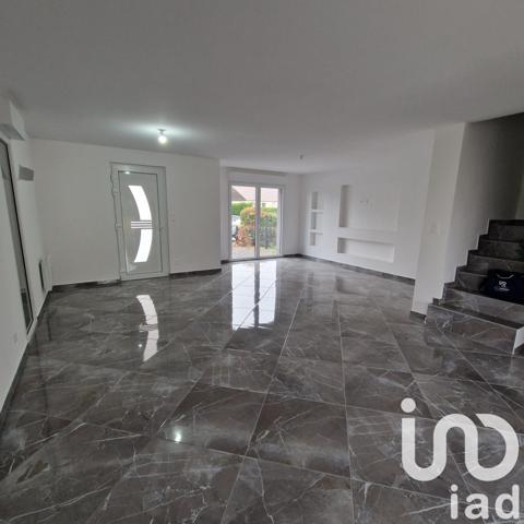 Maison 5 pièces de 112 m² à Douchy-les-Mines (59282)