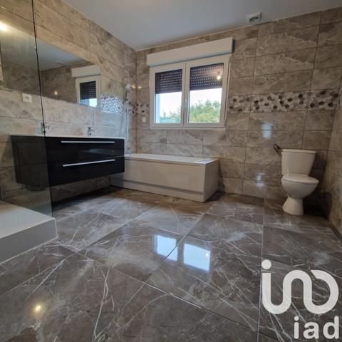 Maison 5 pièces de 112 m² à Douchy-les-Mines (59282)