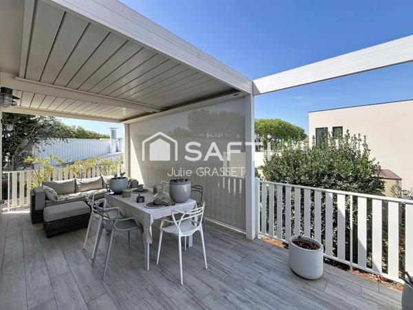 MAISON STYLE LOFT AVEC GRAND GARAGE ET EXTERIEURS