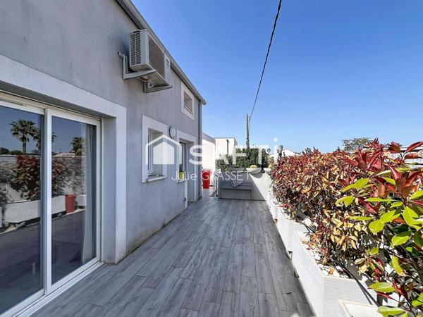 MAISON STYLE LOFT AVEC GRAND GARAGE ET EXTERIEURS