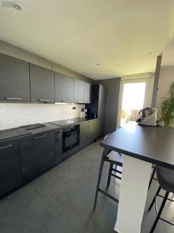 Appartement rénové à vendre à Saint-Denis à la Réunion (97400), ref : 228210   
Sainte-Clotilde