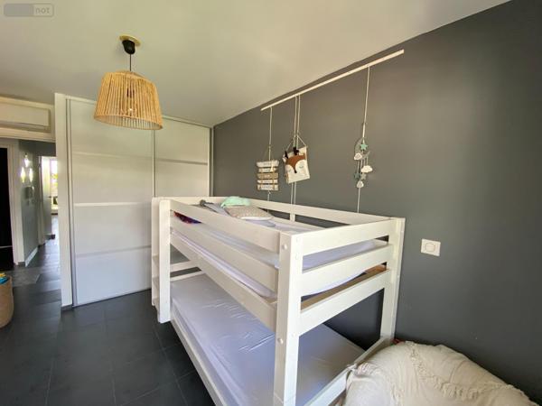 Appartement rénové à vendre à Saint-Denis à la Réunion (97400), ref : 228210   
Sainte-Clotilde