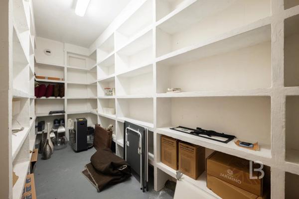 Proche Mougins, splendide villa dans domaine fermé à la vente