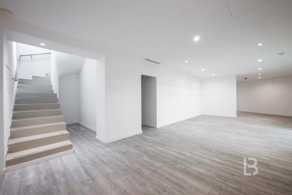 Proche Mougins, splendide villa dans domaine fermé à la vente