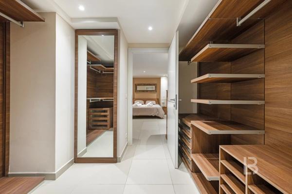 Proche Mougins, splendide villa dans domaine fermé à la vente