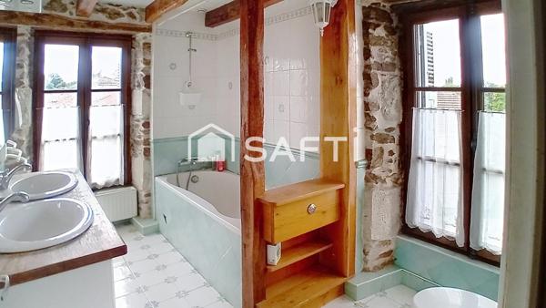 Maison pierre 4 / 5 chambres, terrain.