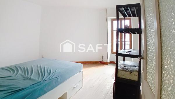 Maison pierre 4 / 5 chambres, terrain.