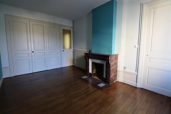 Appartement T3 de caractère avec garage au cœur du Chambon-Feugerolles